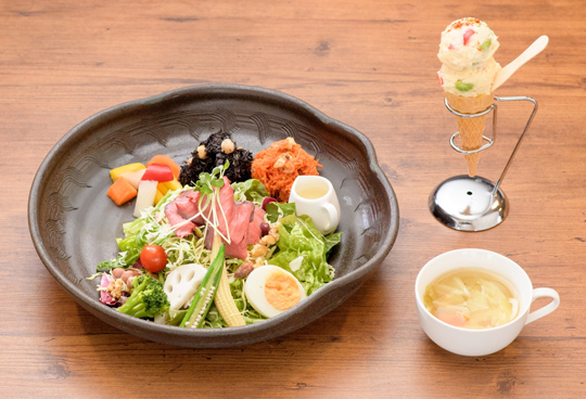 うまくたの里 &TREE アンドツリー 50品目のさらだ飯